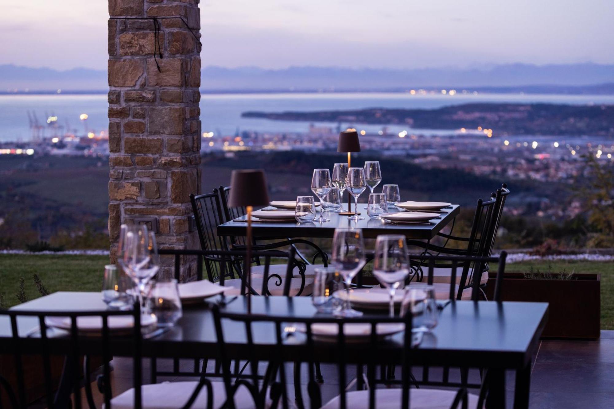 Stok - Rooms, Wine & Restaurant - Marezige, Копер Екстериор снимка