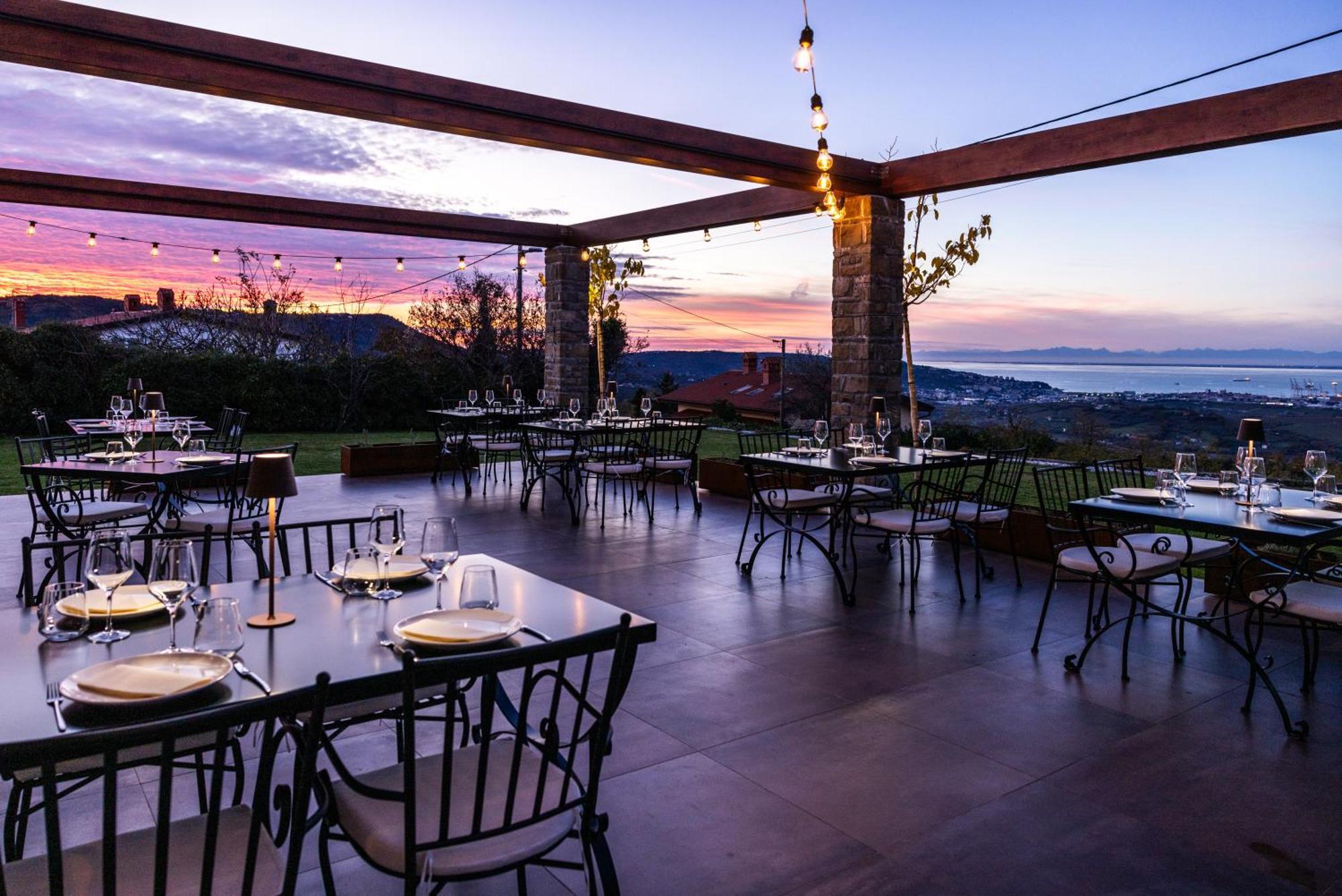 Stok - Rooms, Wine & Restaurant - Marezige, Копер Екстериор снимка