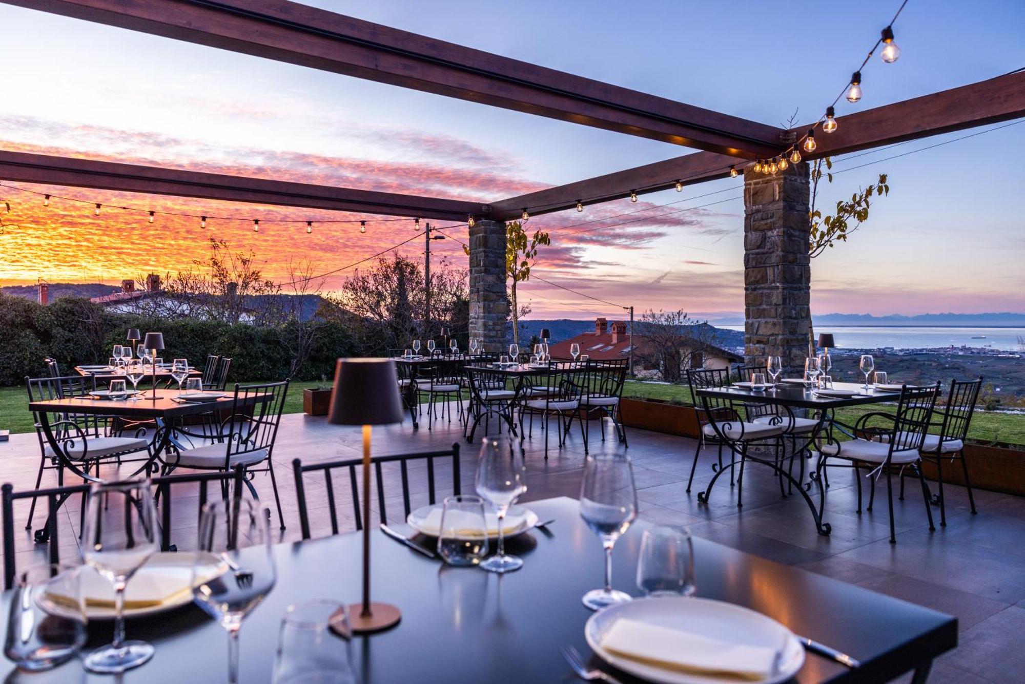 Stok - Rooms, Wine & Restaurant - Marezige, Копер Екстериор снимка