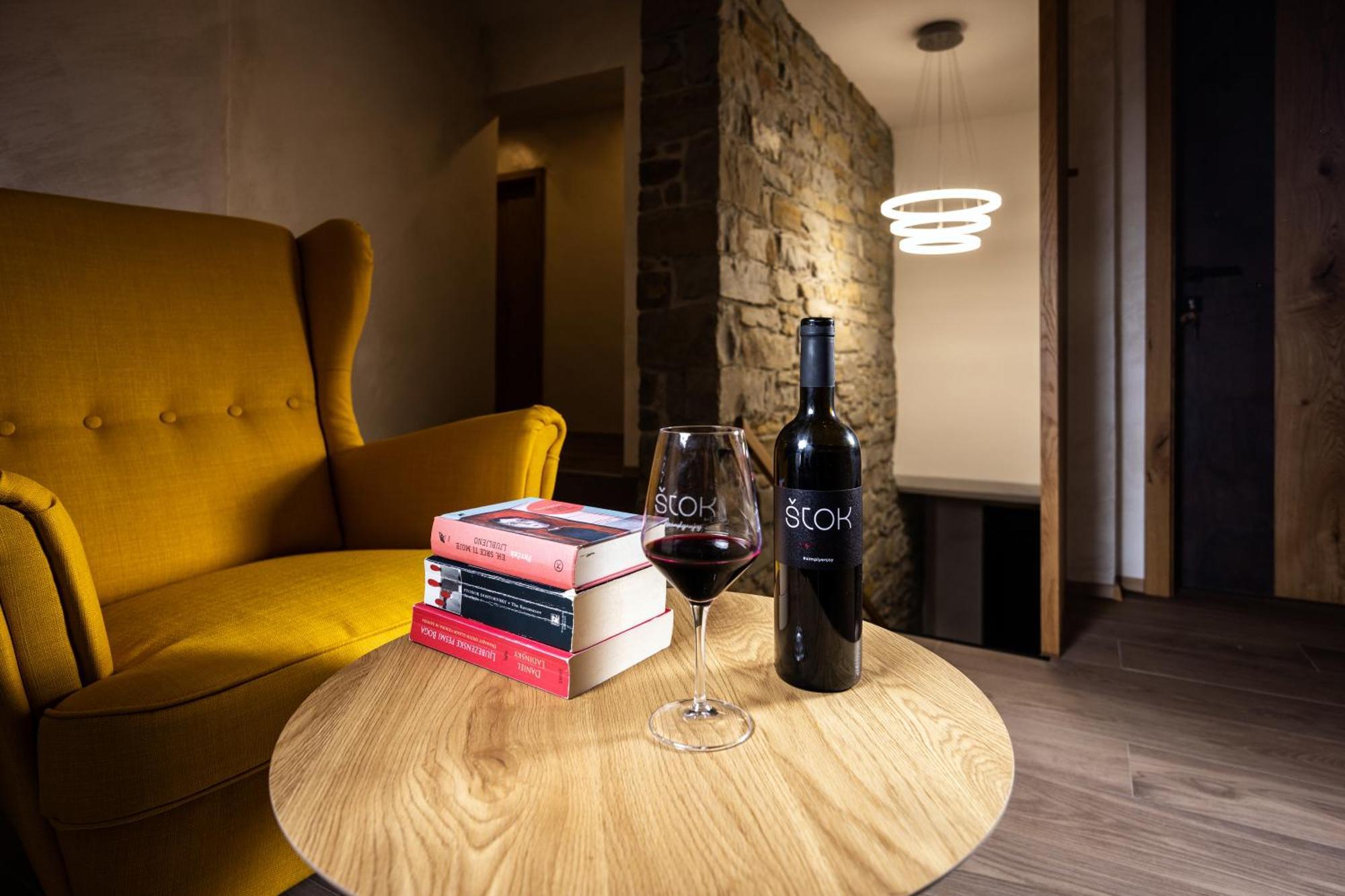 Stok - Rooms, Wine & Restaurant - Marezige, Копер Екстериор снимка