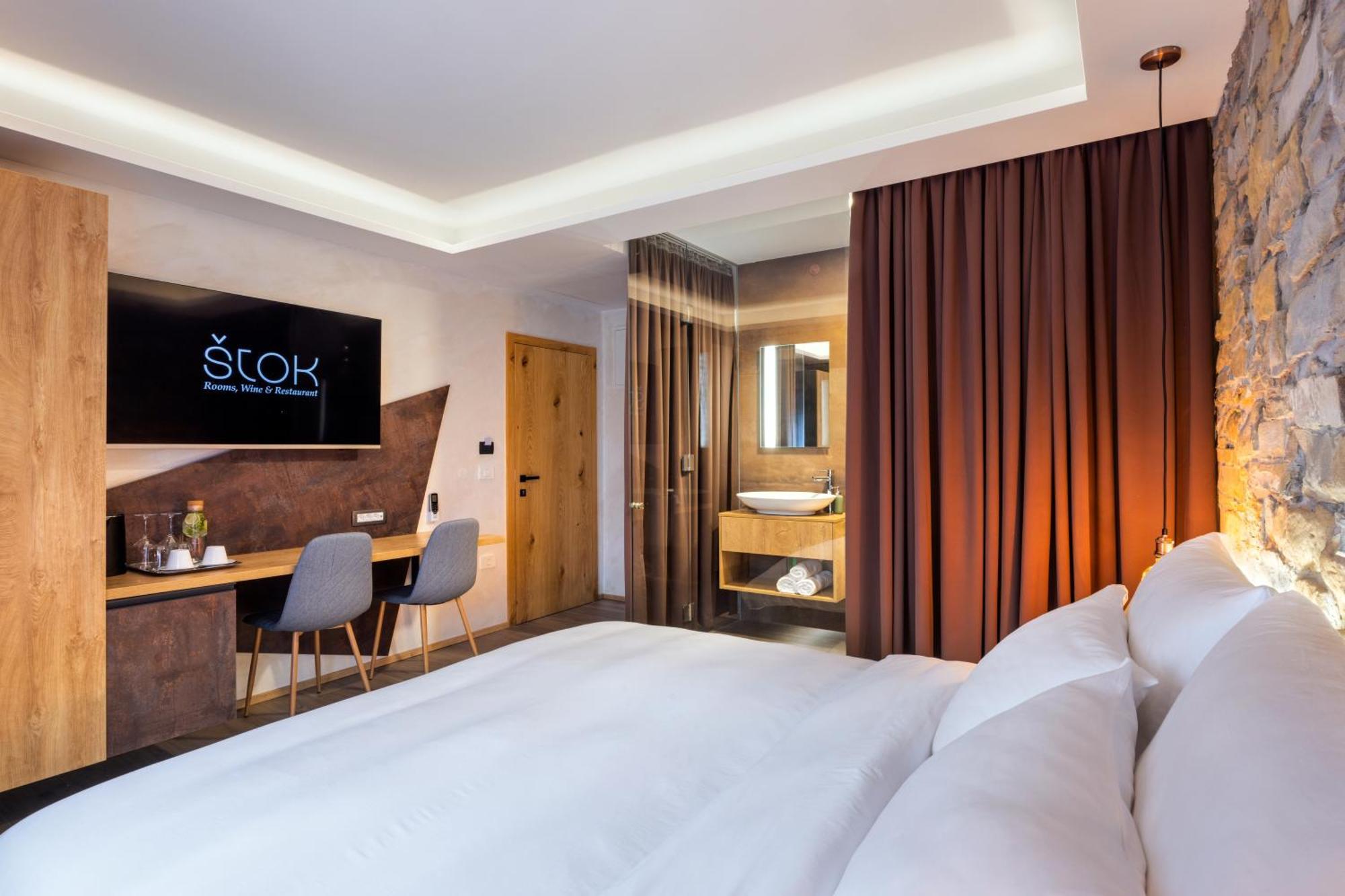 Stok - Rooms, Wine & Restaurant - Marezige, Копер Екстериор снимка